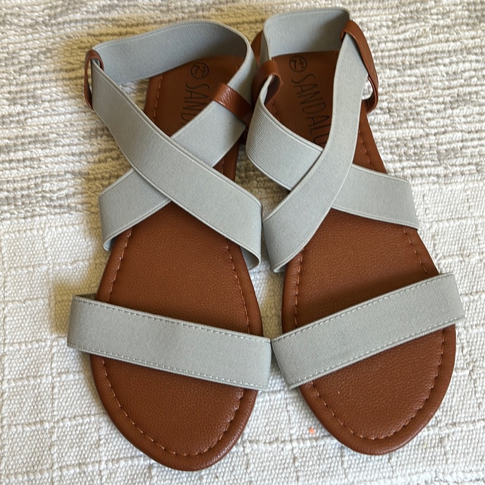 NWOT SANDALUP WOMENS SANDALS STRAPPY FABRIC STRETCH SIZE 7.5 COLOR GRAY